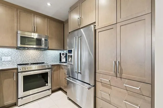 145 Burma Star Rd #215, Calgary 5