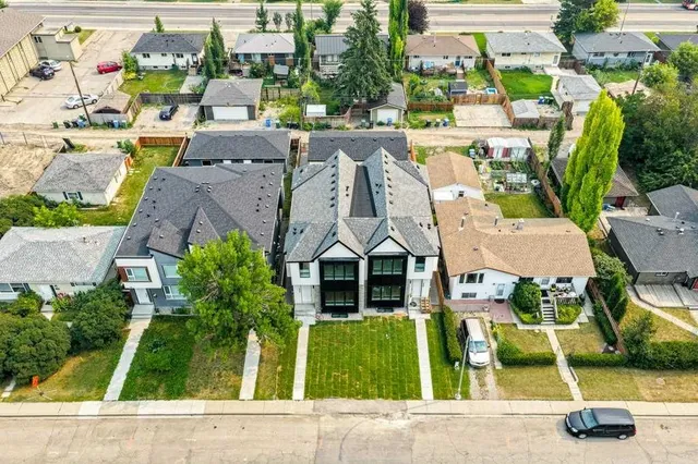 8310 34 Ave, Calgary 3
