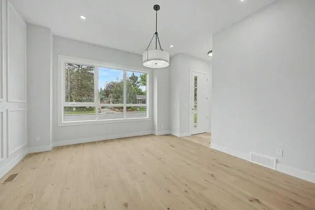 8310 34 Ave, Calgary 5