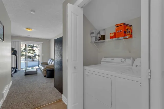10 West Cedar Rise, Calgary 4