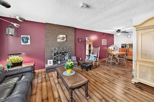 6432 Rundlehorn Dr, Calgary 4