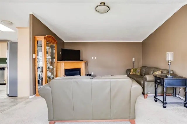 125 Elm St, Fort McMurray 4