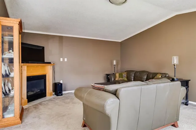 125 Elm St, Fort McMurray 5