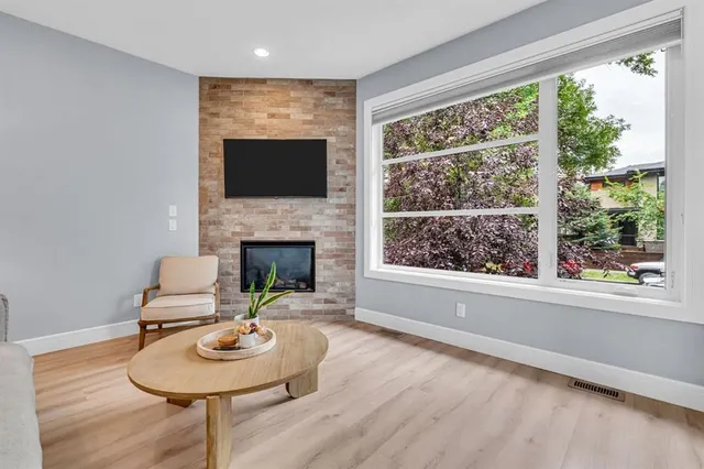 309 12 Ave #1, Calgary 4