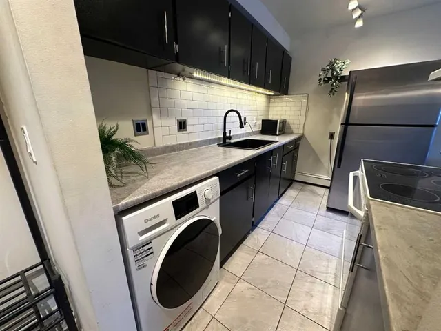 1829 11 Ave #206, Calgary 3