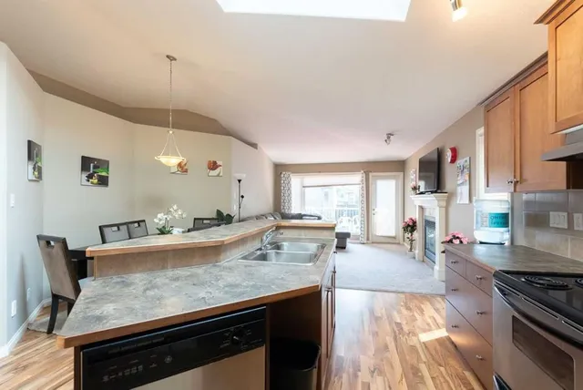 27 Fairmont Rd, Lethbridge 5