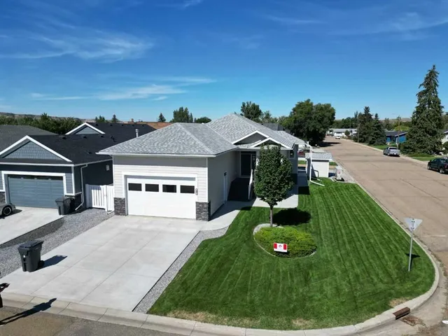 405 14 St, Drumheller 2