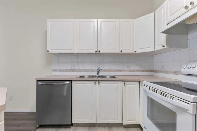 2850 51 St #114, Calgary 5