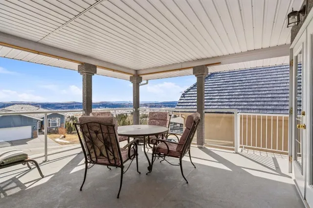 48 Headlands Close, Cochrane 3
