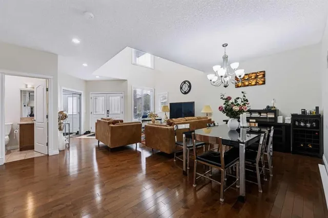 8245 Saddlebrook Dr, Calgary 4
