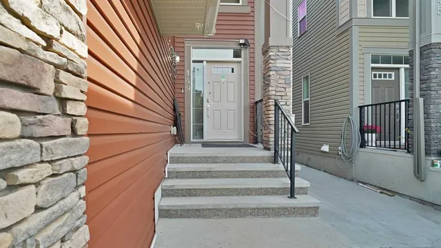 149 saddlestone Dr, Calgary 3
