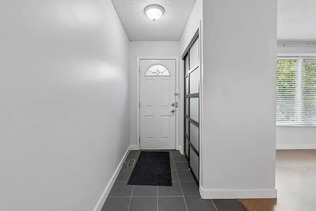 205 15 Ave, Calgary 5