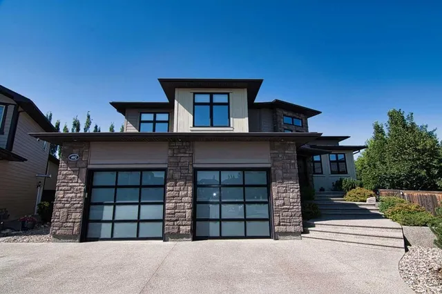 402 Stonecrest Terr, Lethbridge 2