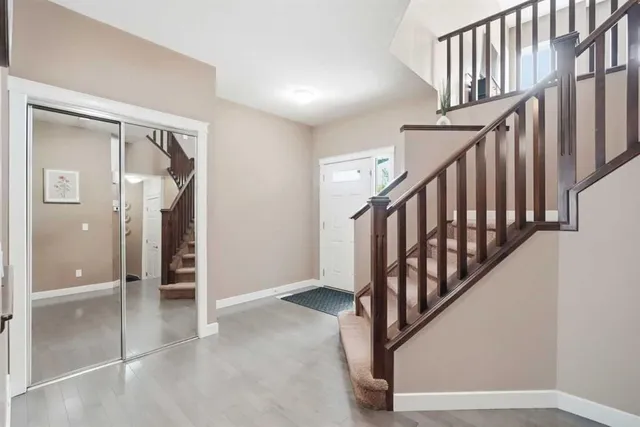 509 New Brighton Dr, Calgary 4