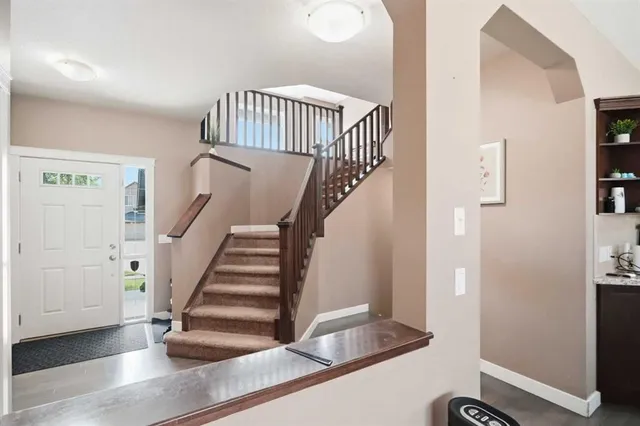 509 New Brighton Dr, Calgary 5
