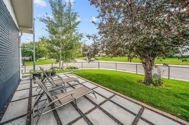 703 Millar Rd, Calgary 5