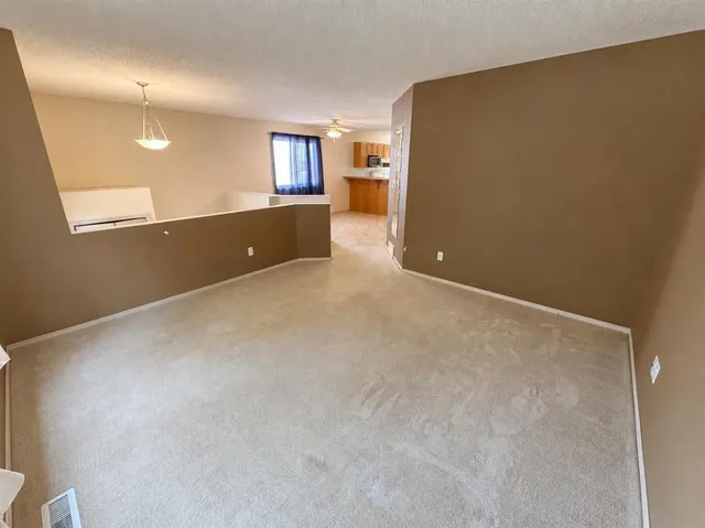 263 Heritage Crt, Lethbridge 3