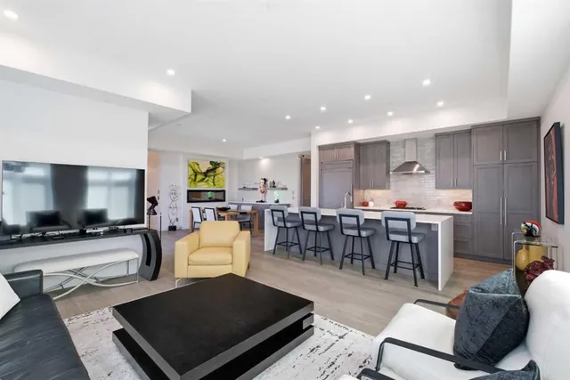 105 Lebel Cres #301, Calgary 4