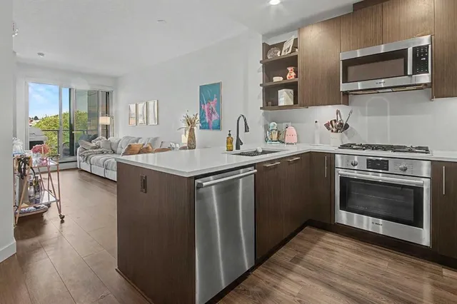 88 9 St #422, Calgary 5
