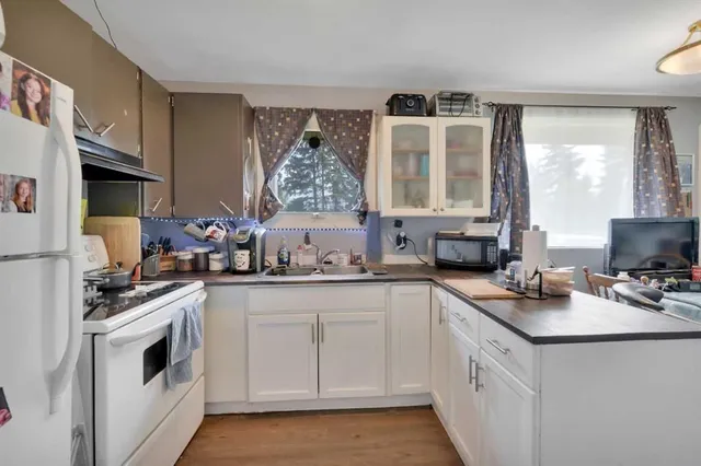 1 Forest Close, Red Deer 5