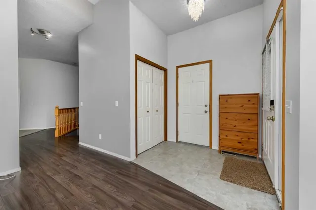 25 Prestwick Pond Terr, Calgary 5