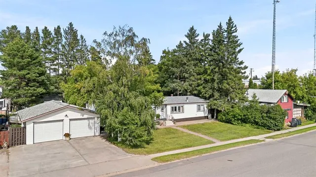 5024 49 Ave, Kitscoty 2