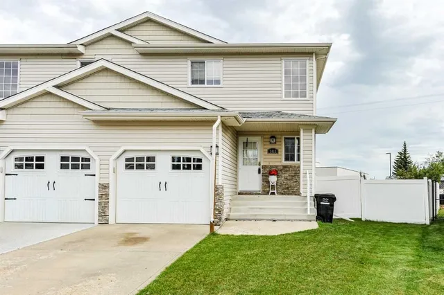 3413 50A Street Close, Camrose 3
