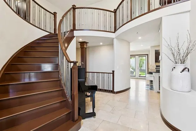 223 Pump Hill Cres, Calgary 4