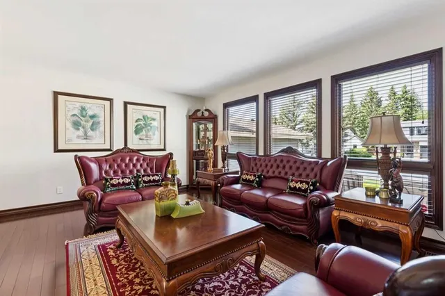 223 Pump Hill Cres, Calgary 5