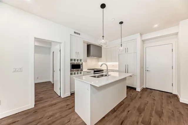 8370 Broadcast Ave #205, Calgary 4