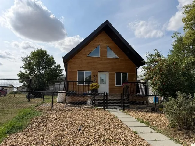 104 1 St, Munson 3