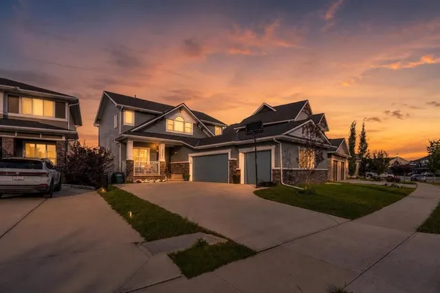 1315 Bayside Dr, Airdrie 2