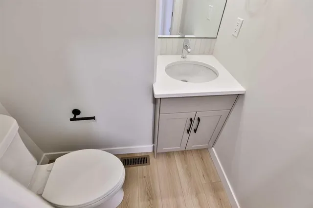 877 Devonia Cir, Lethbridge 5