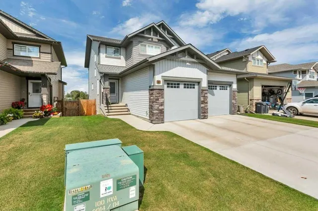 11 Bardwell Way, Sylvan Lake 2