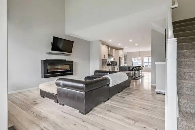 532 Belmont Heath, Calgary 3