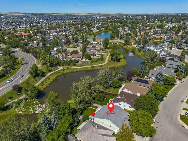 152 Waterstone Pl, Airdrie 3