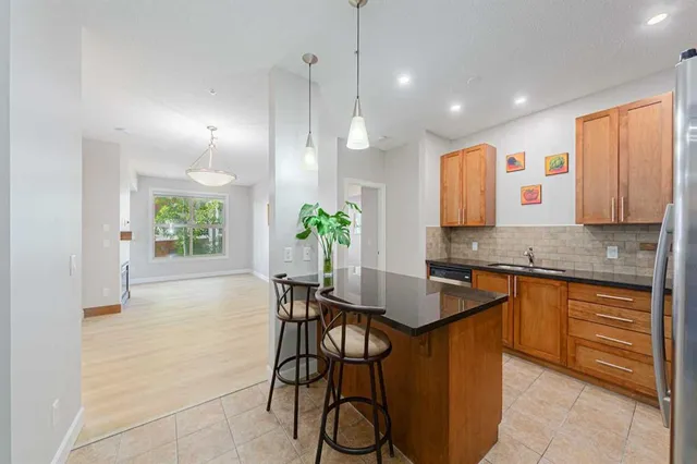 88 Arbour Lake Rd #322, Calgary 4