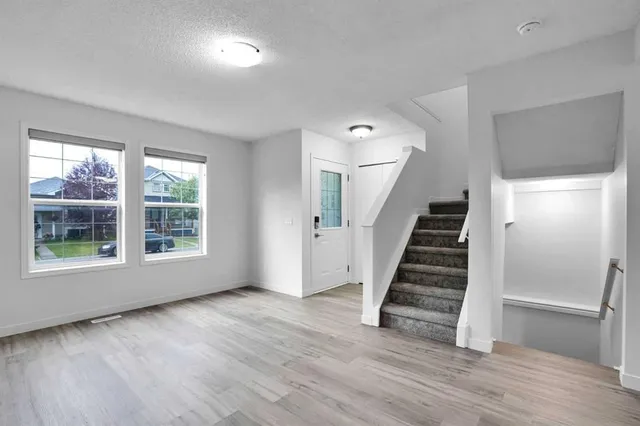 145 Bridleglen Rd, Calgary 5