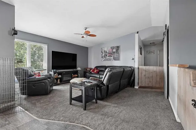 609 Maple Pl, Picture Butte 4