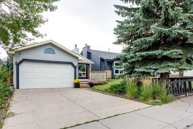 127 Shawinigan Dr, Calgary 3