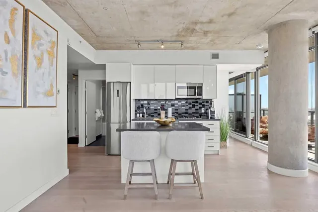 1010 6 St #2702, Calgary 4