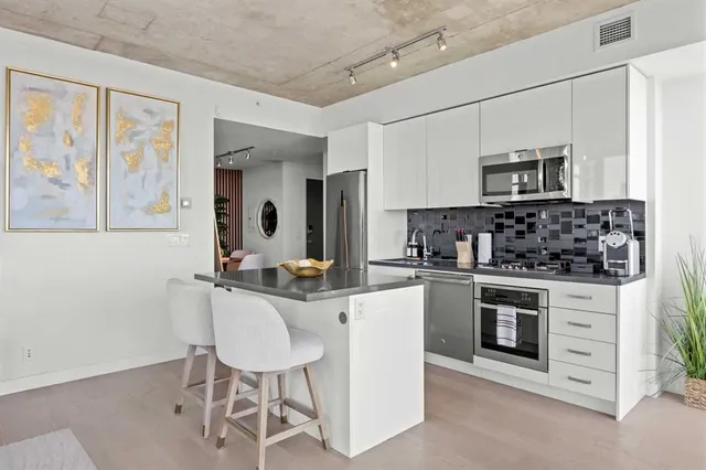 1010 6 St #2702, Calgary 5
