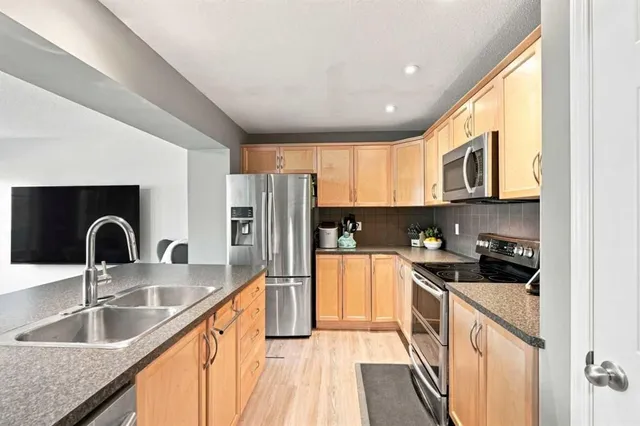149 Windstone Ave, Airdrie 5