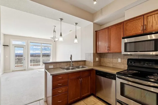 169 Rockyledge View #14, Calgary 5