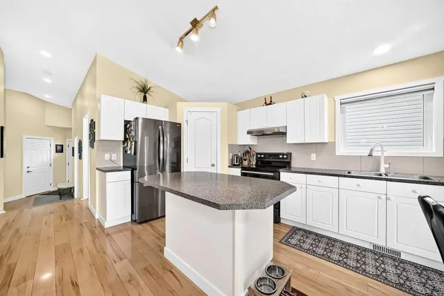 50 Somerside Manor, Calgary 3