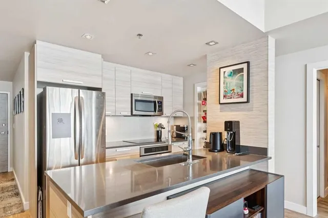 235 9A St #709, Calgary 5