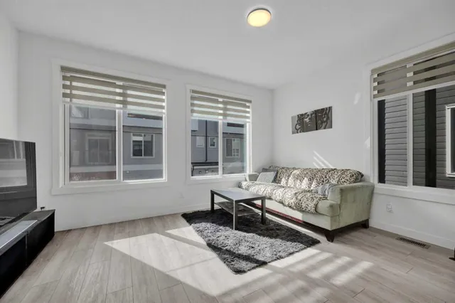 380 Seton Villas #152, Calgary 4