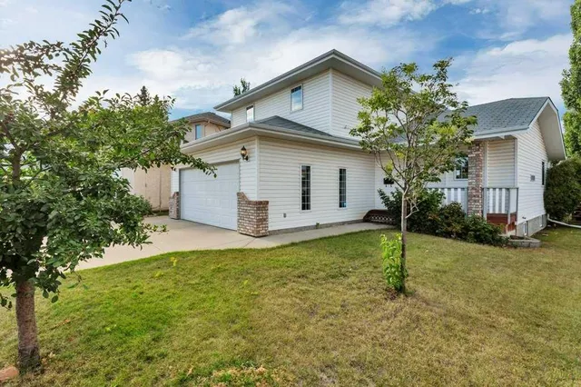 83 Lawrence Cres, Red Deer 2