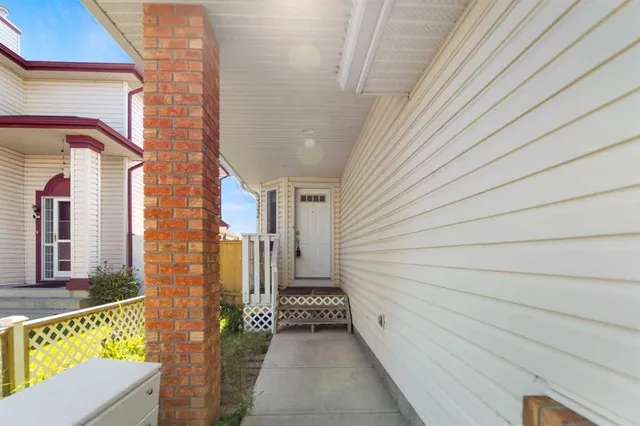 139 Los Alamos Pl, Calgary 4