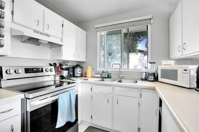 707 Whitehill Way, Calgary 4